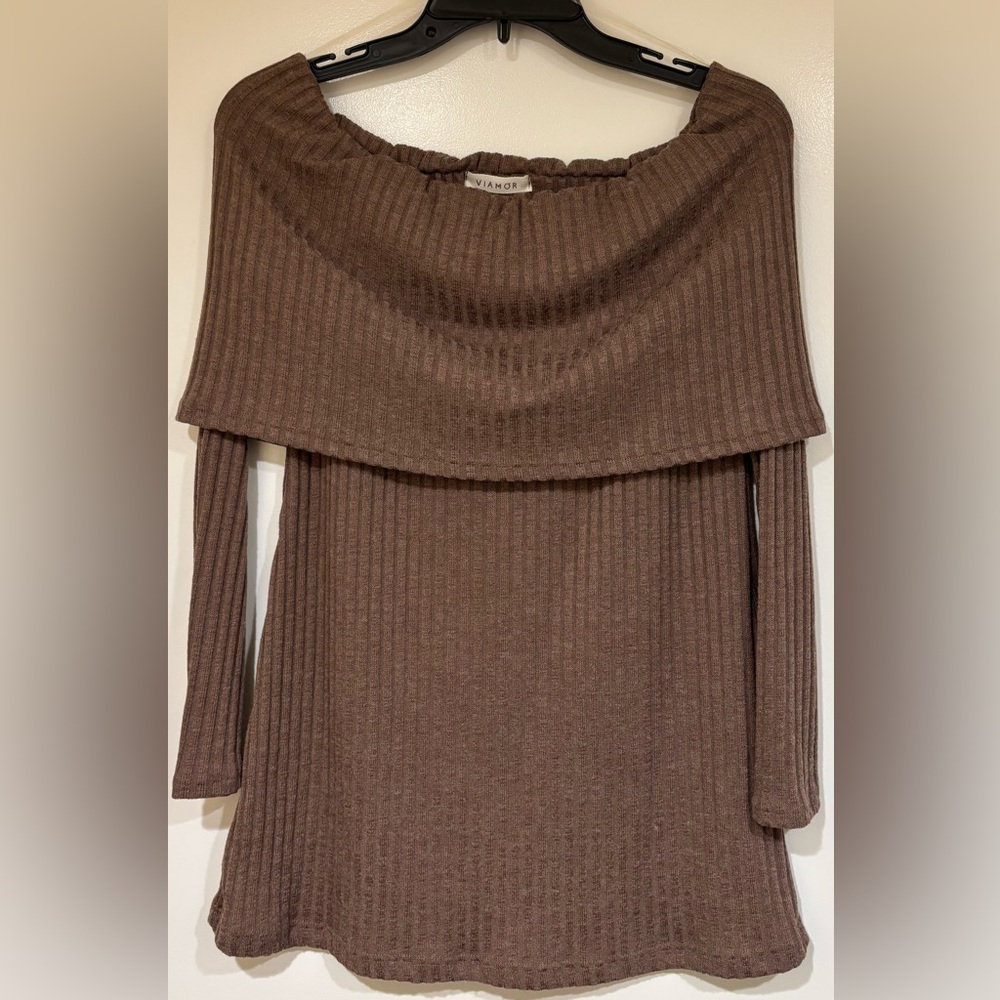 Vince Camuto Brown Off-the-Shoulder Sweater